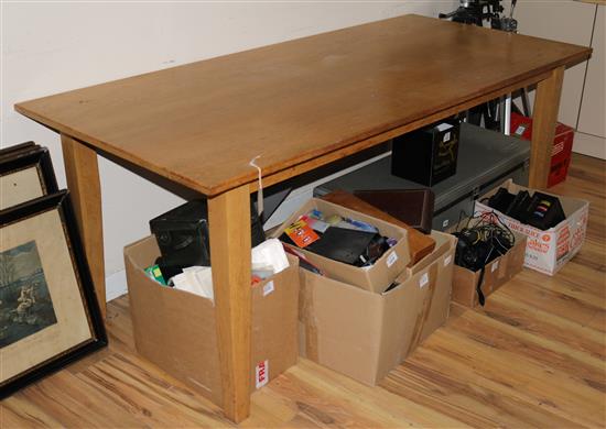 A Laura Ashley oak dining table W.197cm